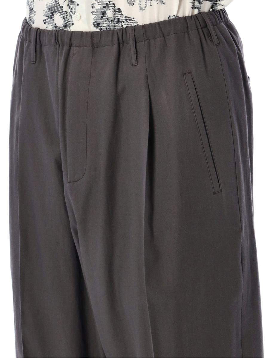 Magliano Neue Volkshosen