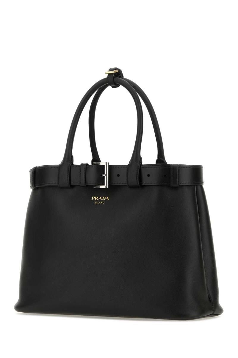 Prada-Handtaschen.
