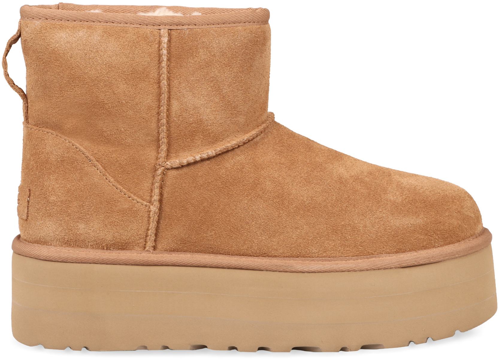 UGG Classic Mini-Stiefeletten mit Plateausohle
