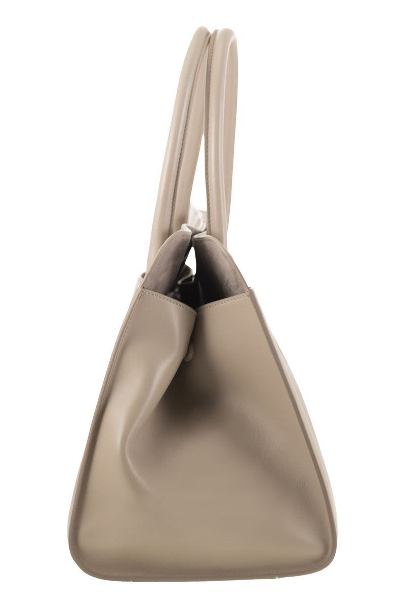 Fabiana Filippi Große Handtasche mit Metallaccessoire
