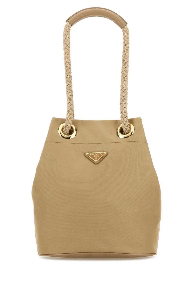 Prada-Handtaschen.
