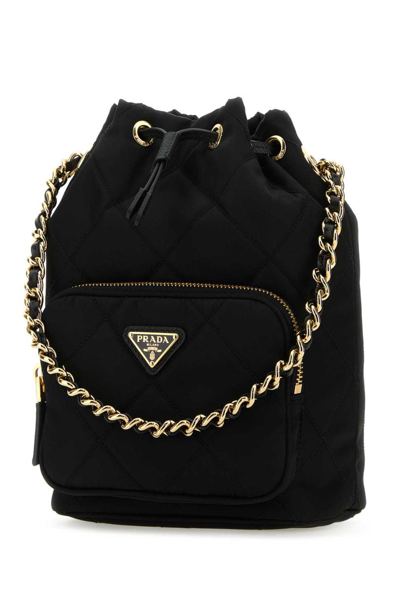 Prada-Handtaschen.