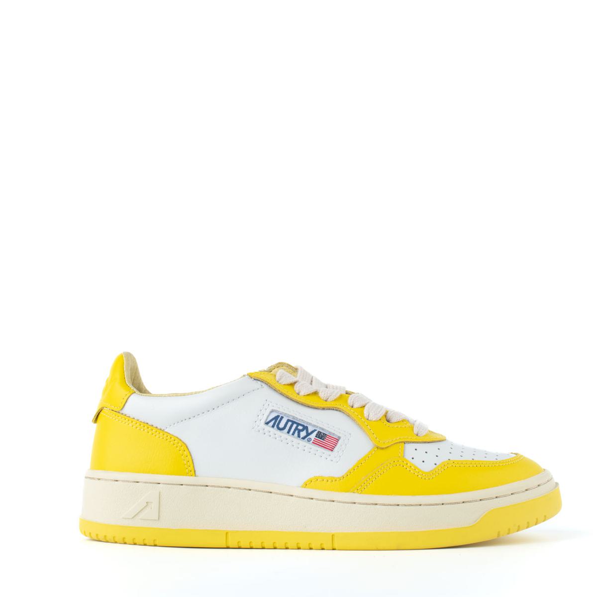 Autry zweifarbige weiße und gelbe Ledersneaker
