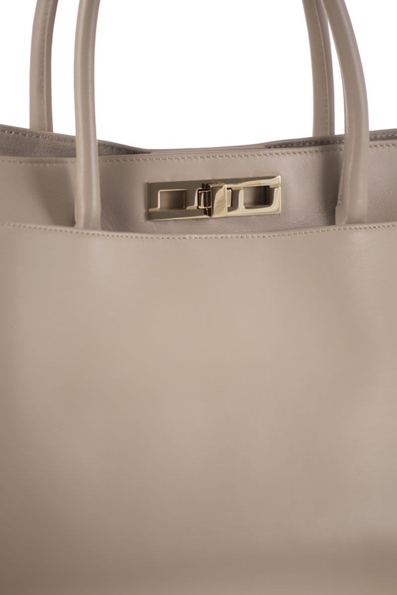 Fabiana Filippi Große Handtasche mit Metallaccessoire