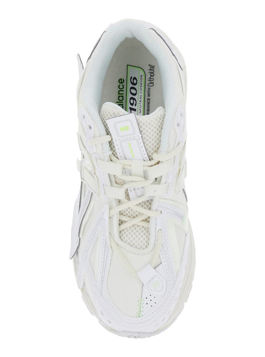 „1906R“ Weißer Sneaker mit Mesh-Design und seitlichem Logo aus Kunstfaser, Unisex