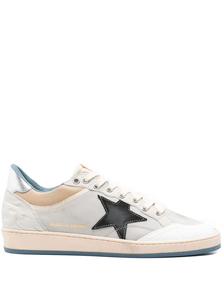 Golden Goose „Ballstar“ Obermaterial aus Nubukleder und Nylon, Zehenpartie aus rissigem Leder, Zunge aus Nylon, sternförmig laminierter Nubuk-Absatz, Sporen aus Leder