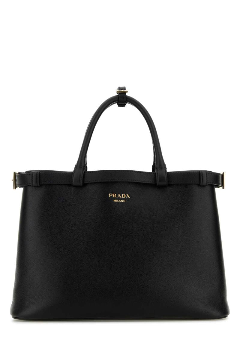 Prada-Handtaschen.