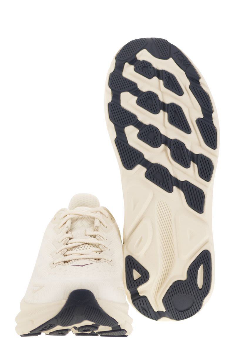 Hoka Clifton 9 – Atmungsaktiver Sportschuh