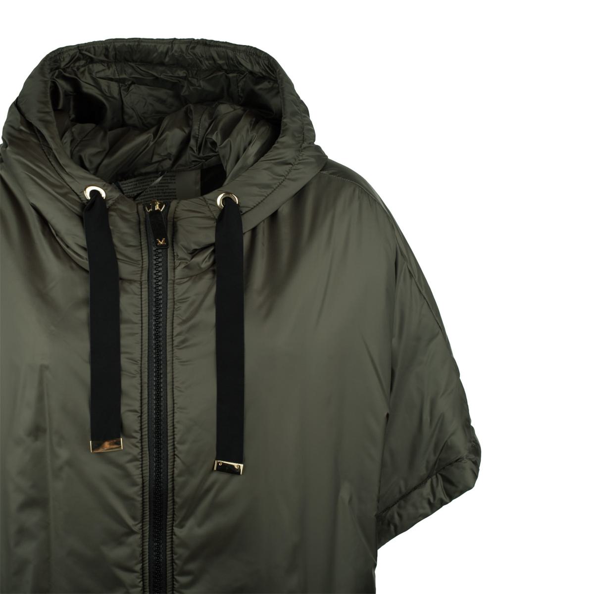 Max Mara – Gepolsterter Umhang in Grün-Khaki mit tropfnasser Canvas-Kapuze