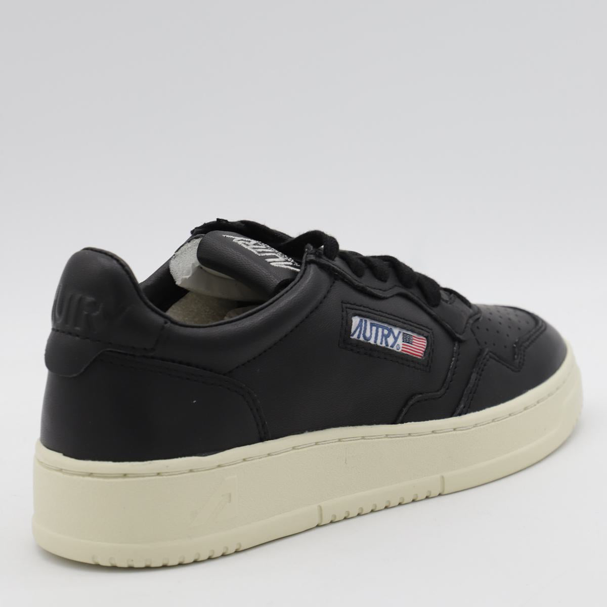 Autry Schwarze Sneaker