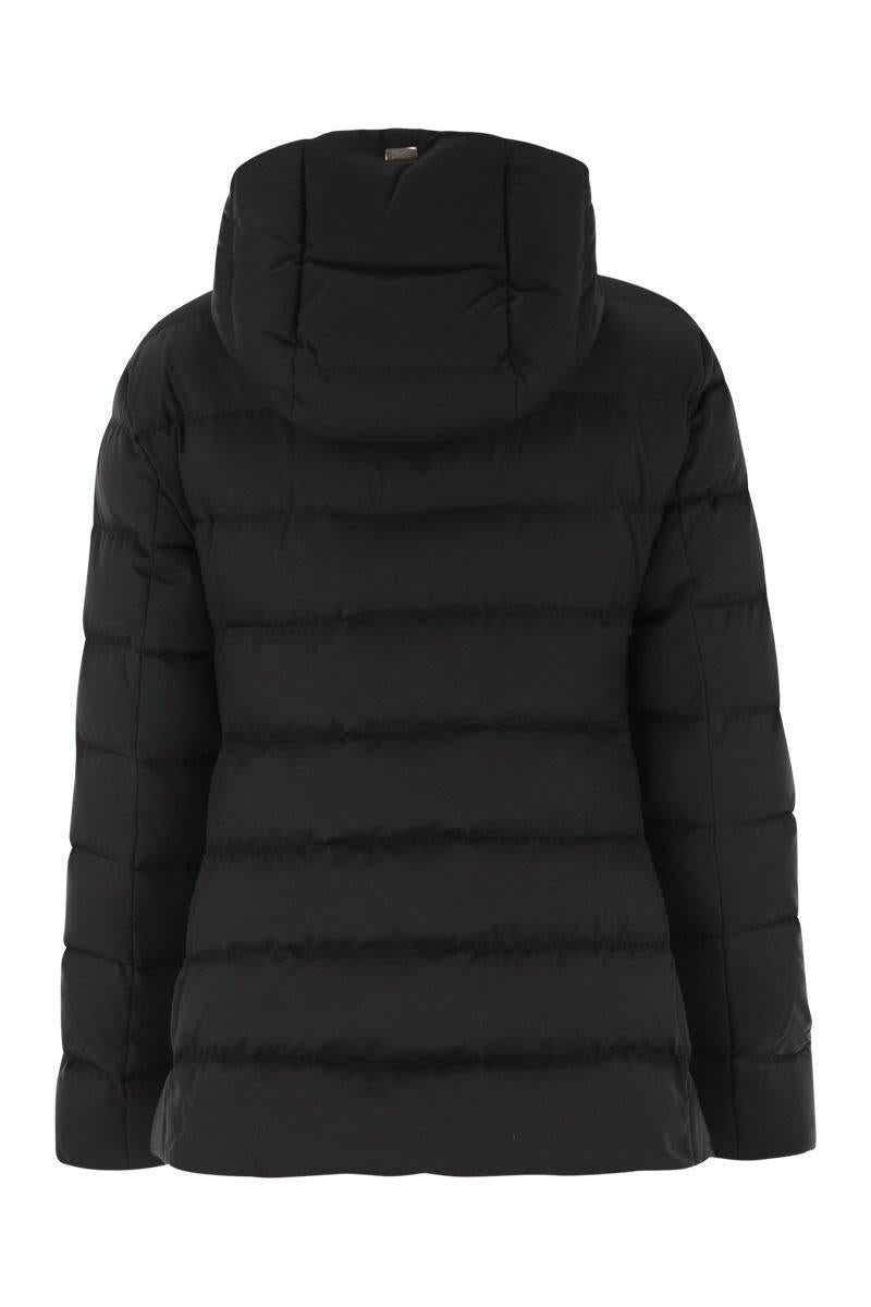 Herno Mittelgroße Daunenjacke mit Kapuze
