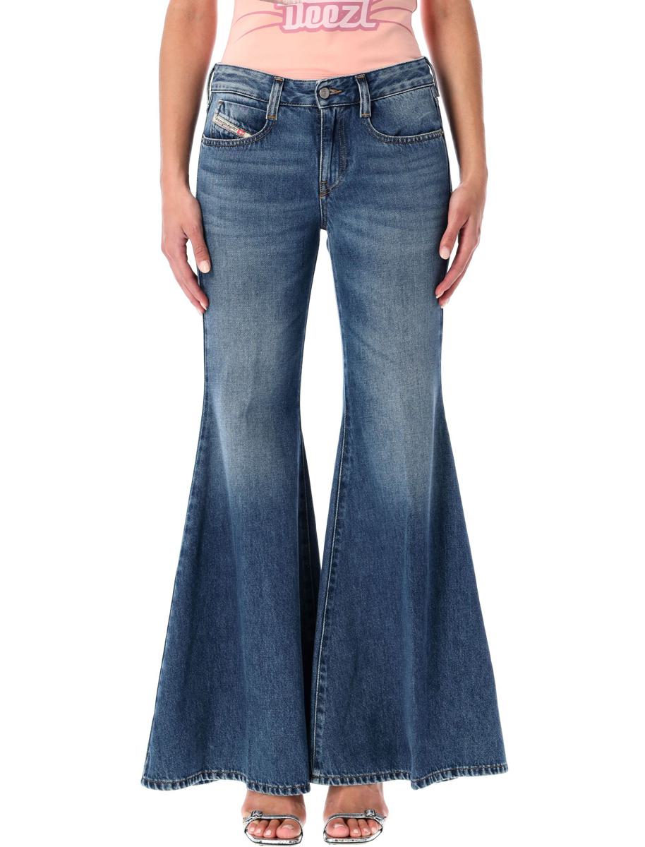 Diesel – Blaue, tief sitzende Schlagjeans 1970 D-Bleess