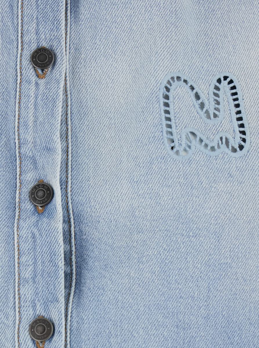 Hellblaues Crop-Shirt mit Logo auf der Vorderseite und perforierten Details aus Denim für Damen