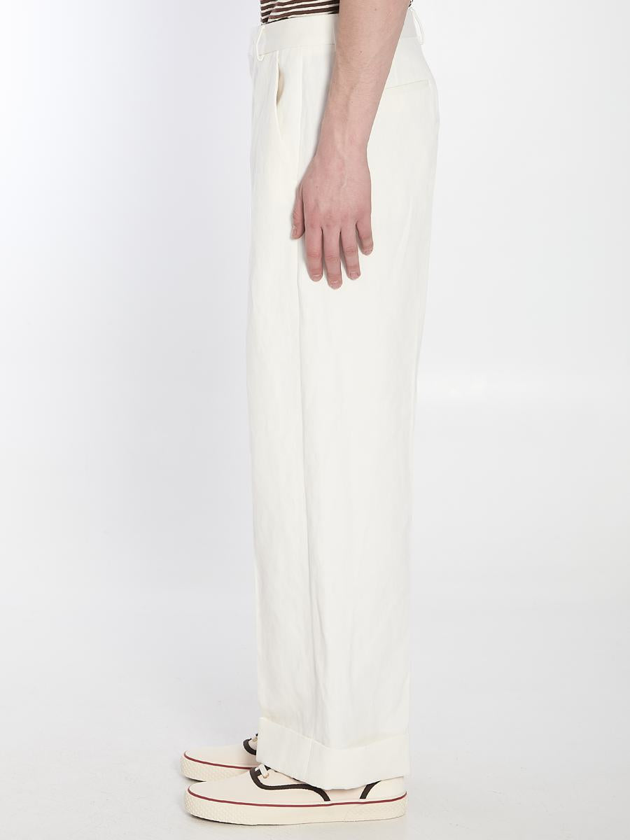 Weiße Hose