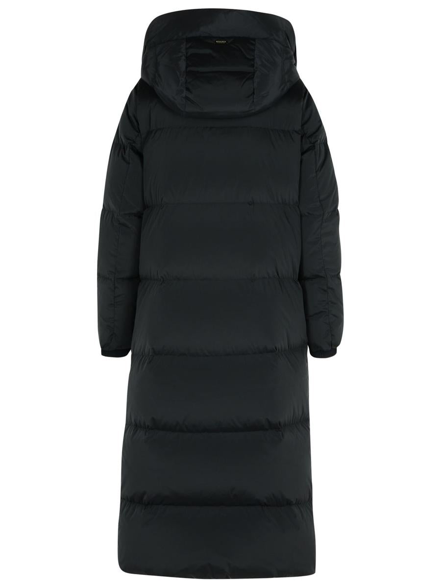 Woolrich „Kelly“ – Lange schwarze Daunenjacke aus Polyamidmischung