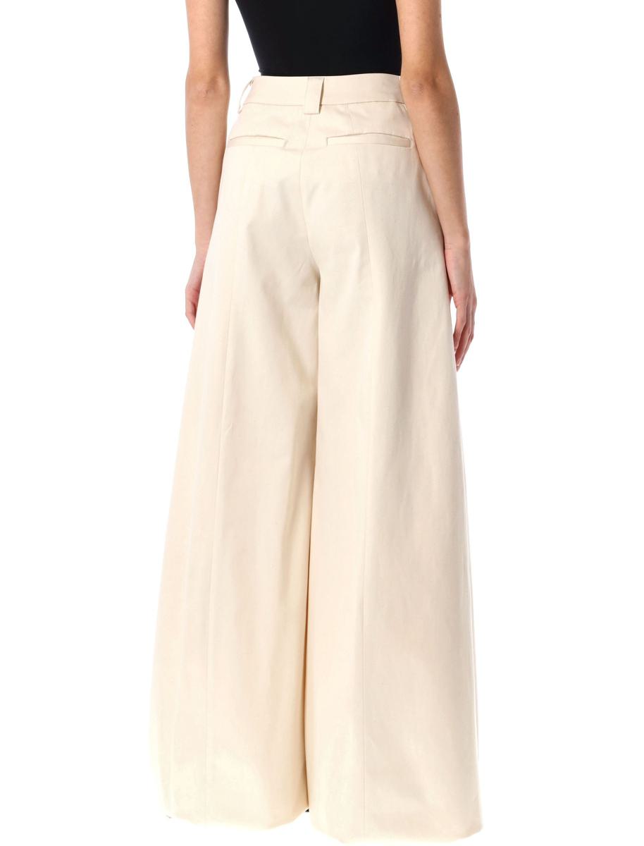Die neueste B-Alma-Hose