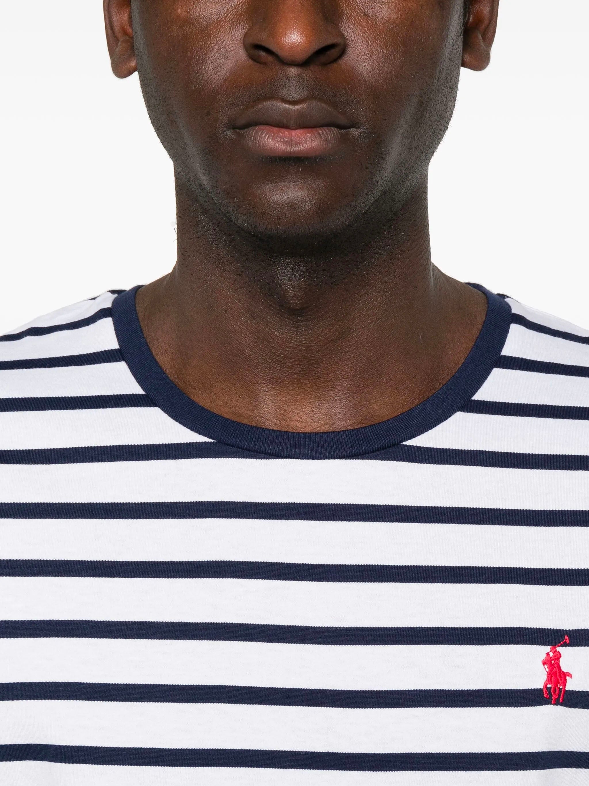 Individuelles Slim-Fit-T-Shirt mit Streifen