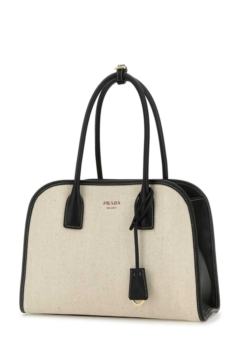 Prada-Handtaschen.