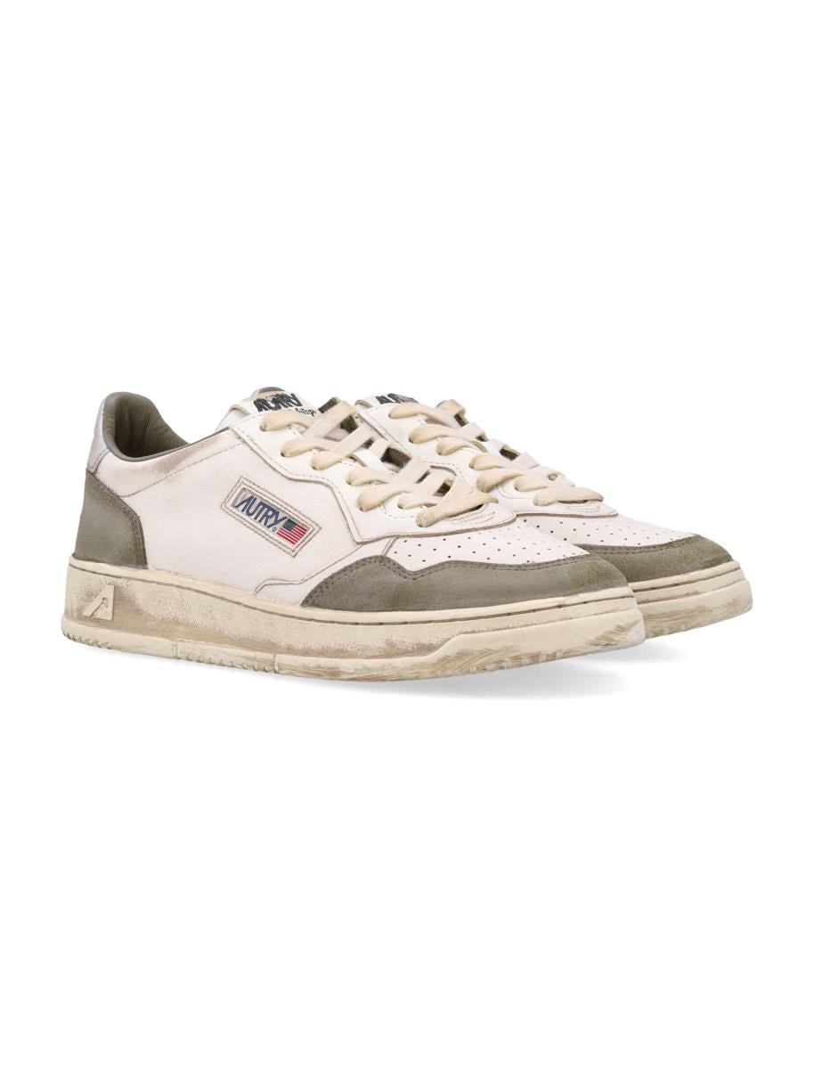 Autry Medalist Low Super Vintage Sneakers aus weißem, silbernem und jägergrünem Eidechsen-Wildleder