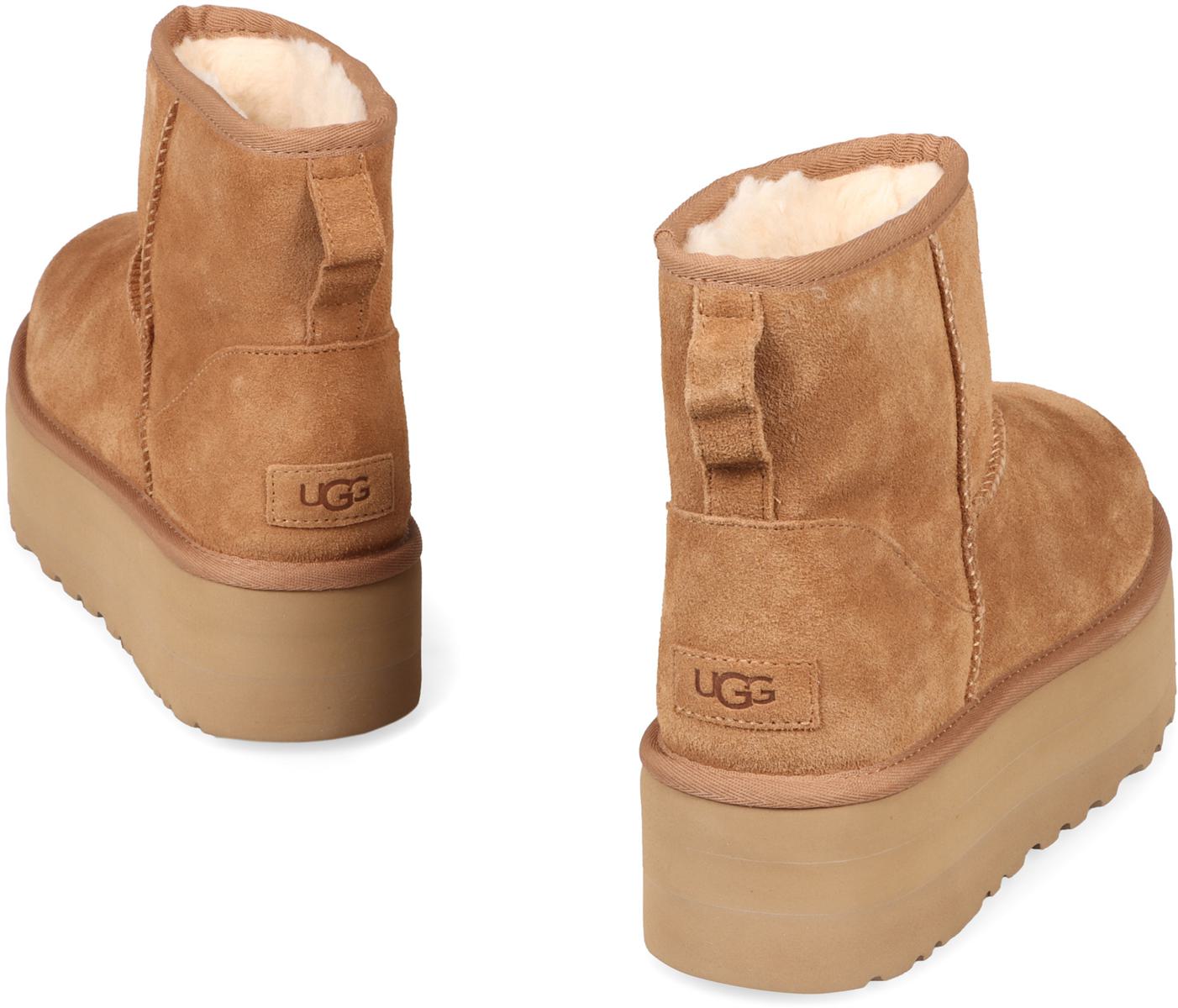 UGG Classic Mini-Stiefeletten mit Plateausohle