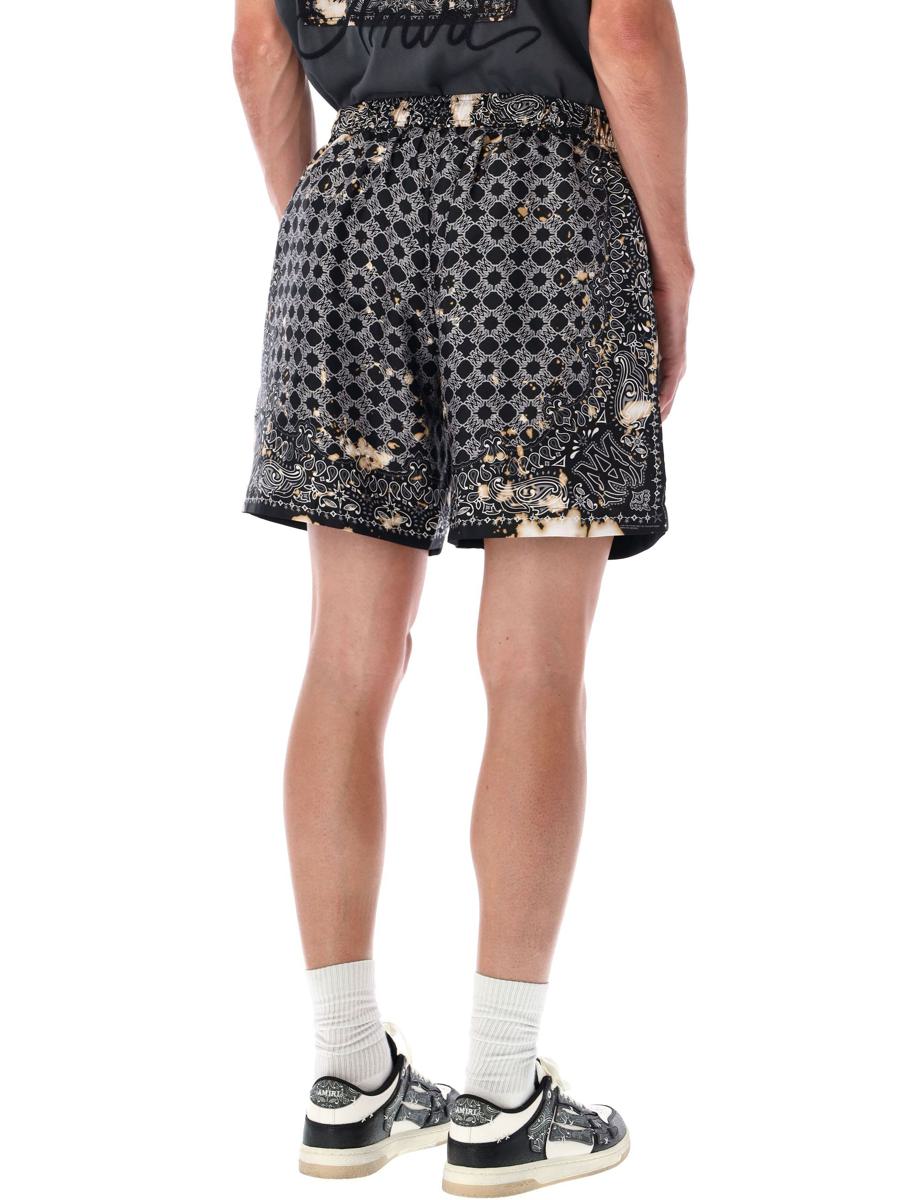 Amiri – Gebleichte Seidenshorts mit Bandana-Print