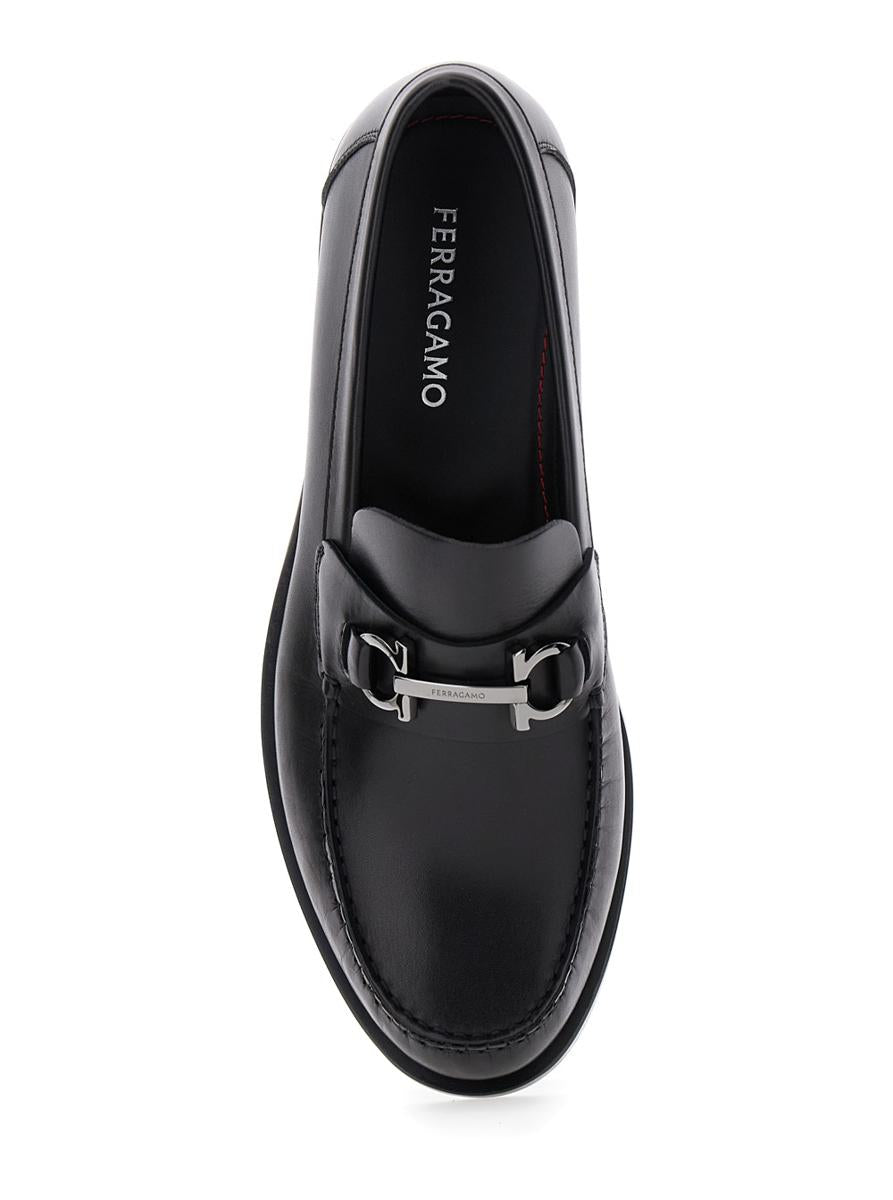 Schwarze Loafer mit Gancini auf der Vorderseite aus Leder für Herren