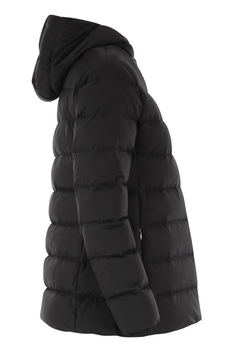 Herno Mittelgroße Daunenjacke mit Kapuze