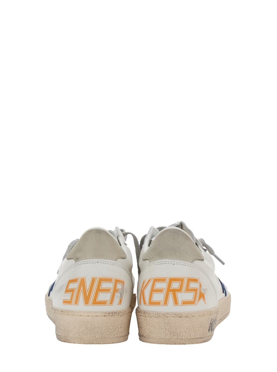Weiße Low-Top-Sneaker „Ballstar“ mit Stern-Patch an der Seite und Maxi-Schriftzug auf der Rückseite aus Leder.