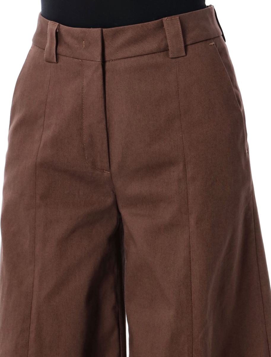 Die neueste B-Alma-Hose
