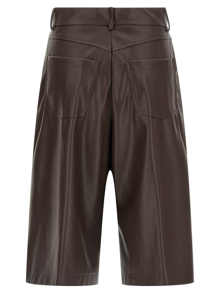 Hautfarbene Bermudashorts in Lederoptik