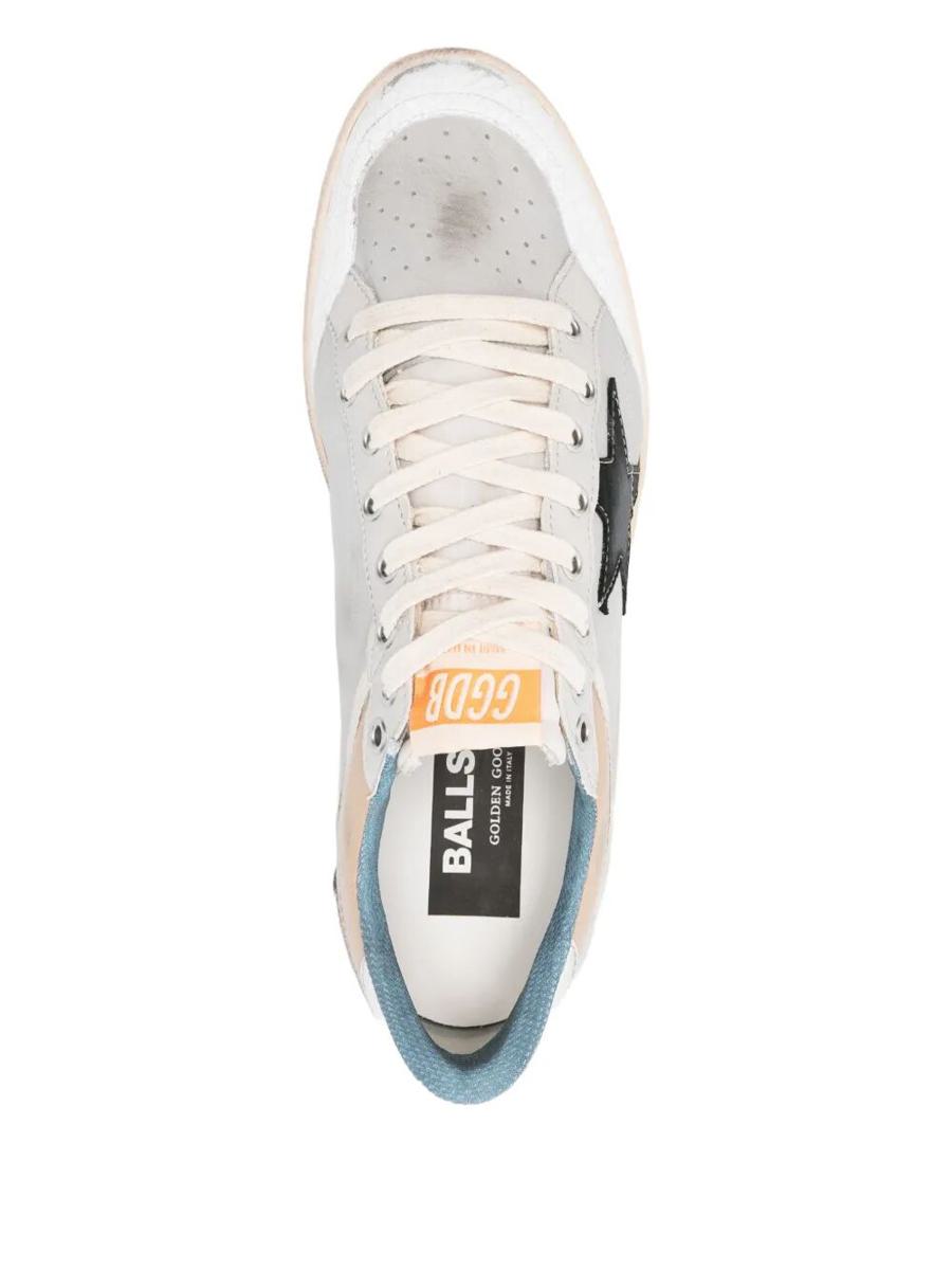 Golden Goose „Ballstar“ Obermaterial aus Nubukleder und Nylon, Zehenpartie aus rissigem Leder, Zunge aus Nylon, sternförmig laminierter Nubuk-Absatz, Sporen aus Leder