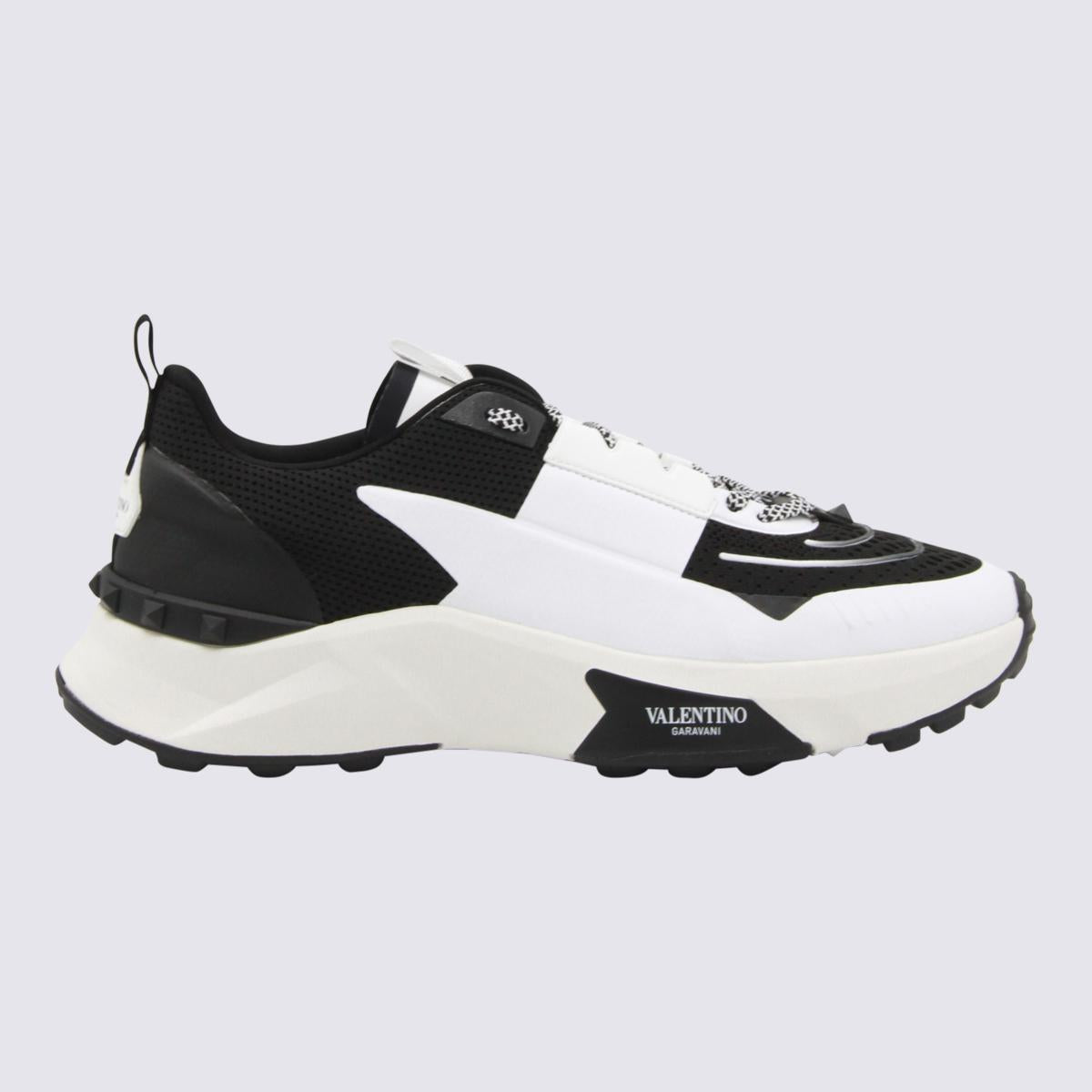 Valentino Garavani – True Act – Sneakers aus weißem und schwarzem Leder