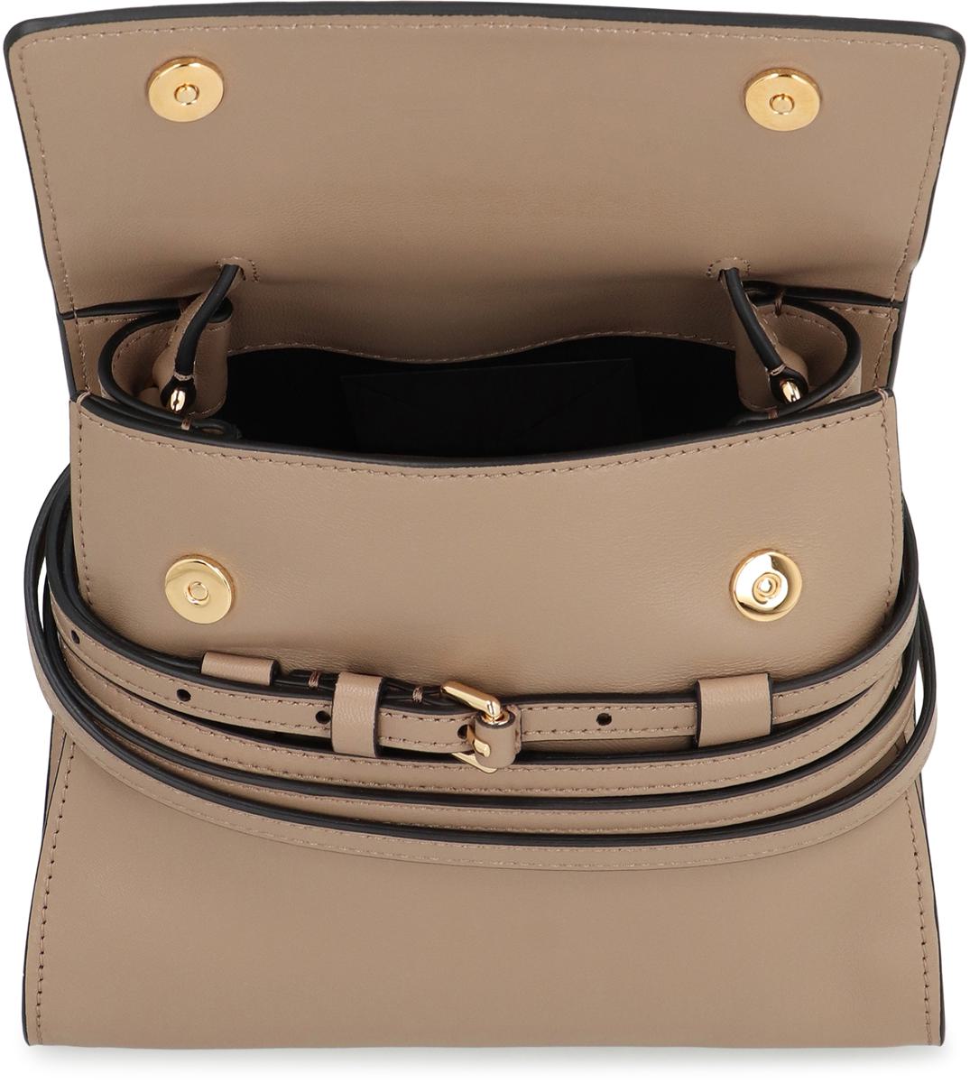 Moschino – Moschino – Kleine Handtasche aus Leder „Tie Me“
