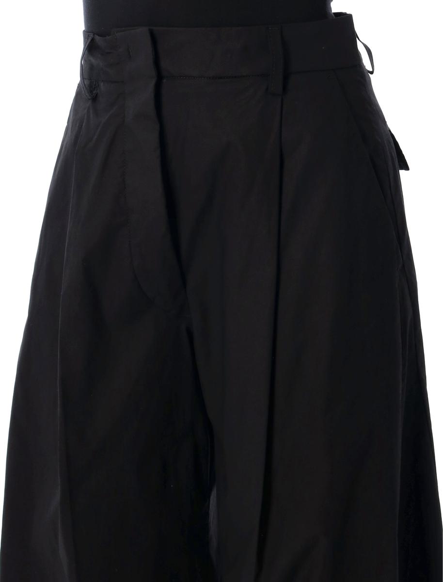 Die neueste Billie-Hose