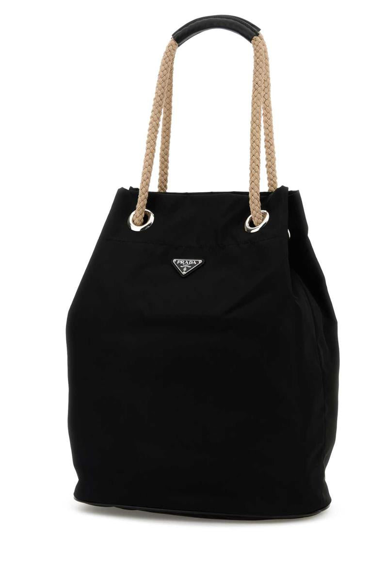 Prada-Handtaschen.