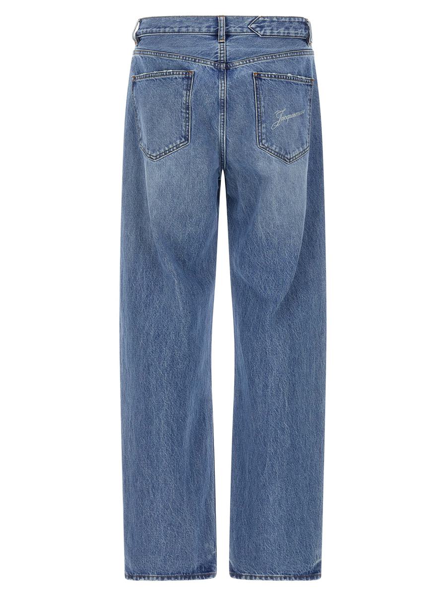 Jacquemus-Jeans „Le De-Nime Droit“.
