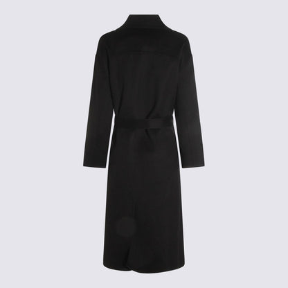 Der dunkelgraue Wollmantel von Dynamis Studio