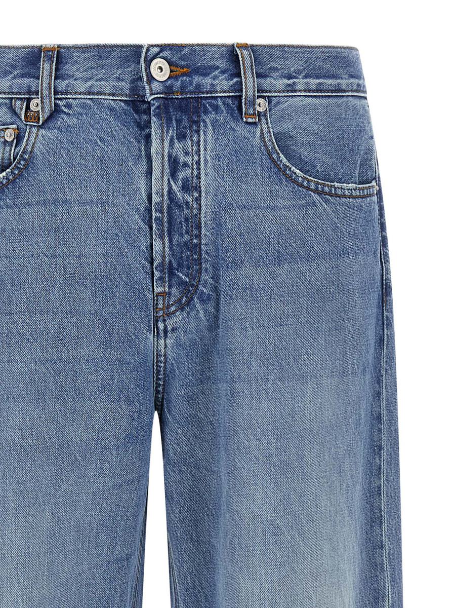 Jacquemus-Jeans „Le De-Nime Droit“.