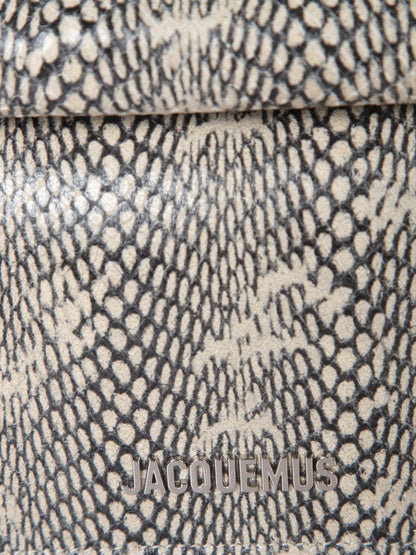 Jacquemus-Tasche „The Small Rond Carrè Clutch“.