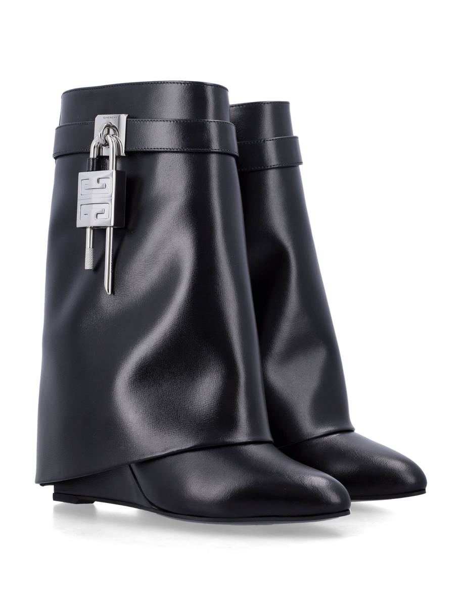 Givenchy Ankle Boots aus Leder mit Haifischverschluss