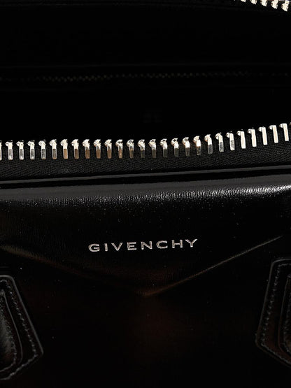 Givenchy – Kleine „Antigona“-Handtasche