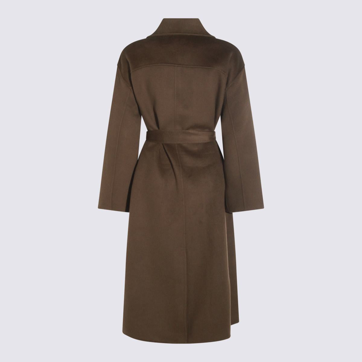 Der Kamelwollmantel von Dynamis Studio