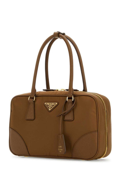 Prada-Handtaschen.