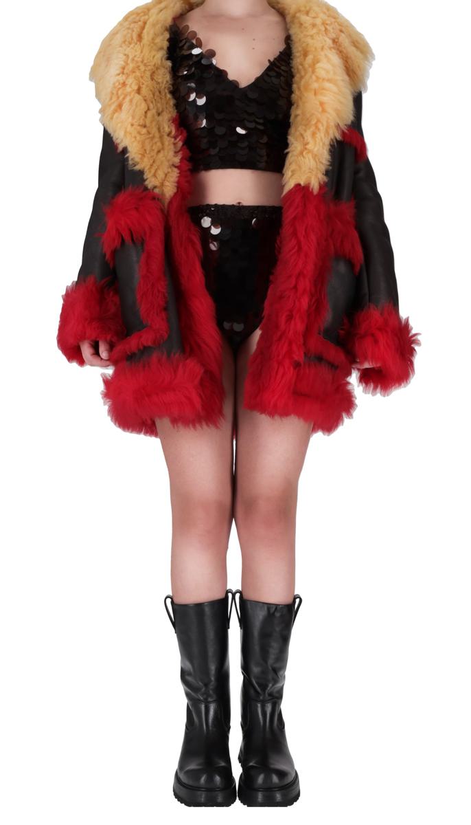 Prada Mantel
