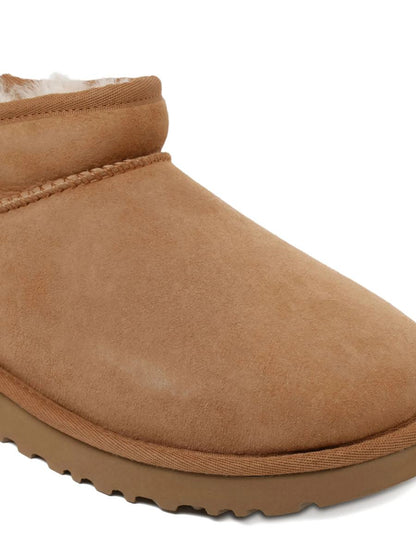 UGG W Classic Ultra Mini Schuhe