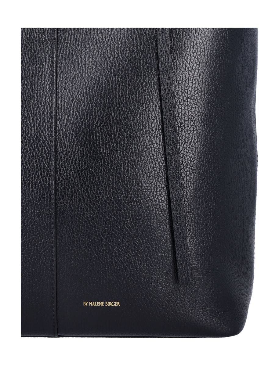 By Malene Birger – Abilso – Quadratische Tragetasche aus Leder