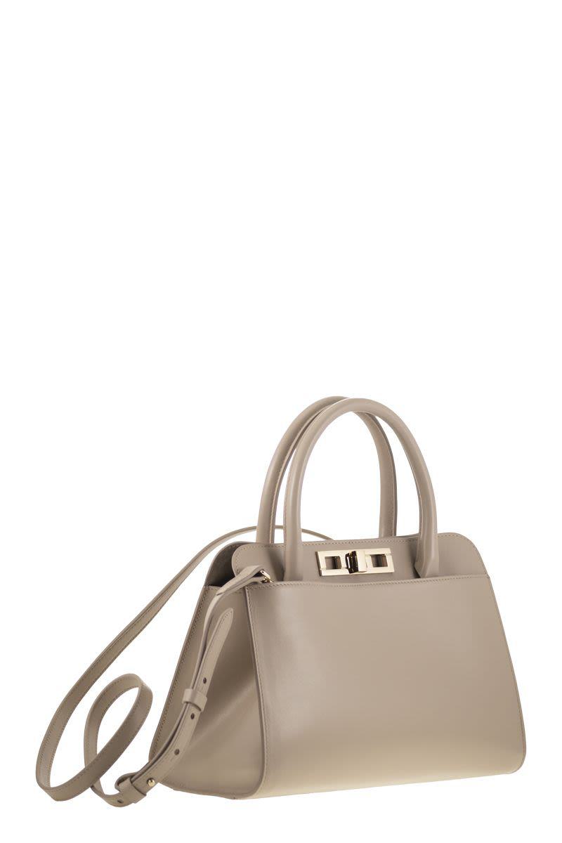 Fabiana Filippi, mittelgroße Handtasche mit Metall-Accessoire