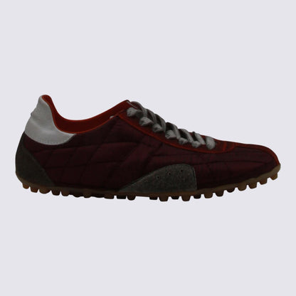 Dunkelrote Sneakers von Maison Margiela
