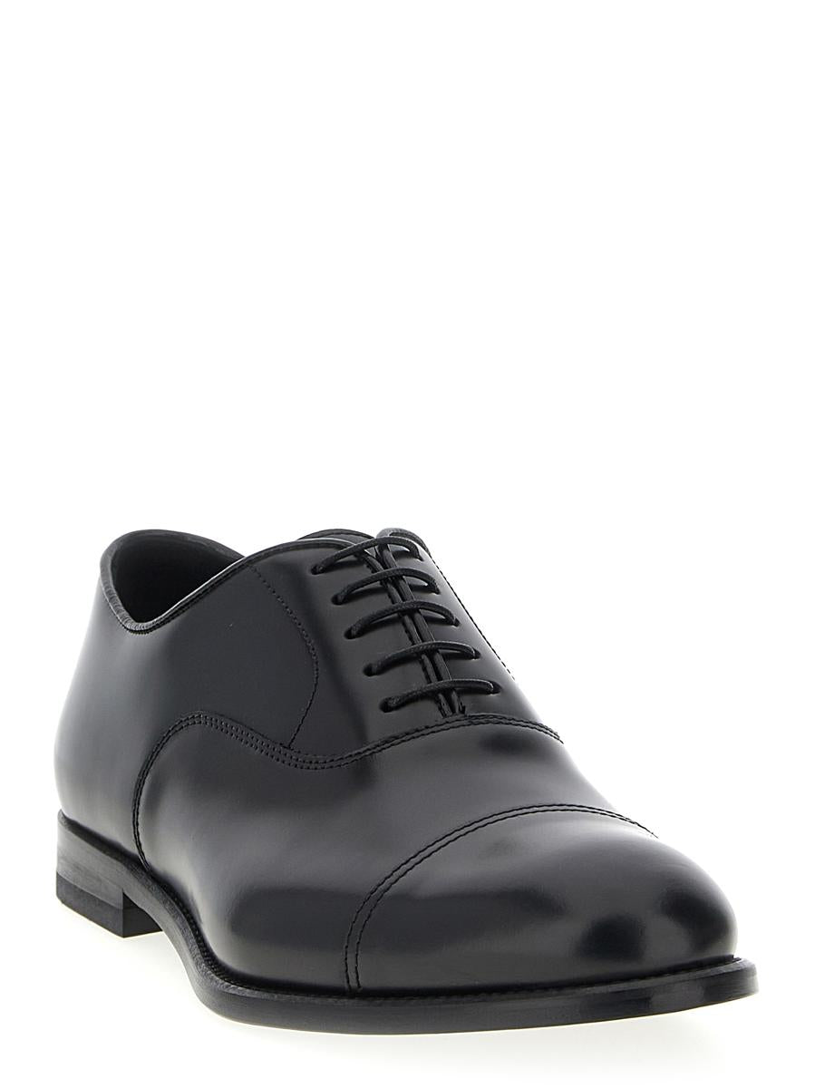 Doucal's „5 Fori“ Schnürschuhe
