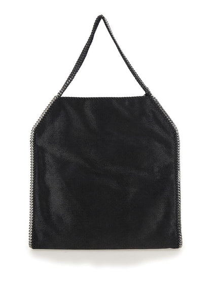 Schwarze Handtasche mit diamantartiger Kette und Logo-Anhänger auf der Vorderseite aus Ökoleder für Damen